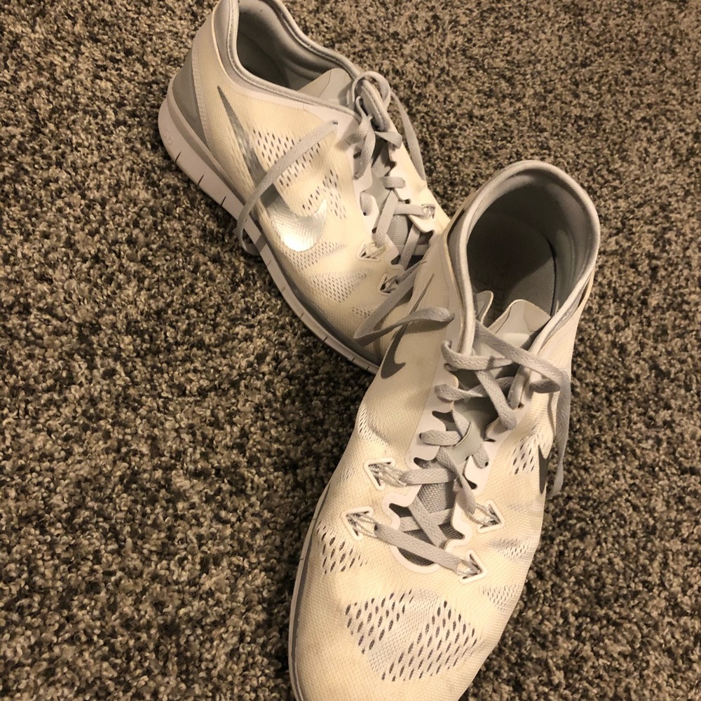 Nike tennis shoes